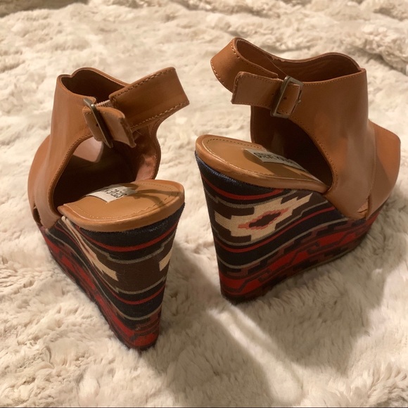 Steve Madden size 8 boho aztec Elissaa leather Wedge Heel - Picture 3 of 6